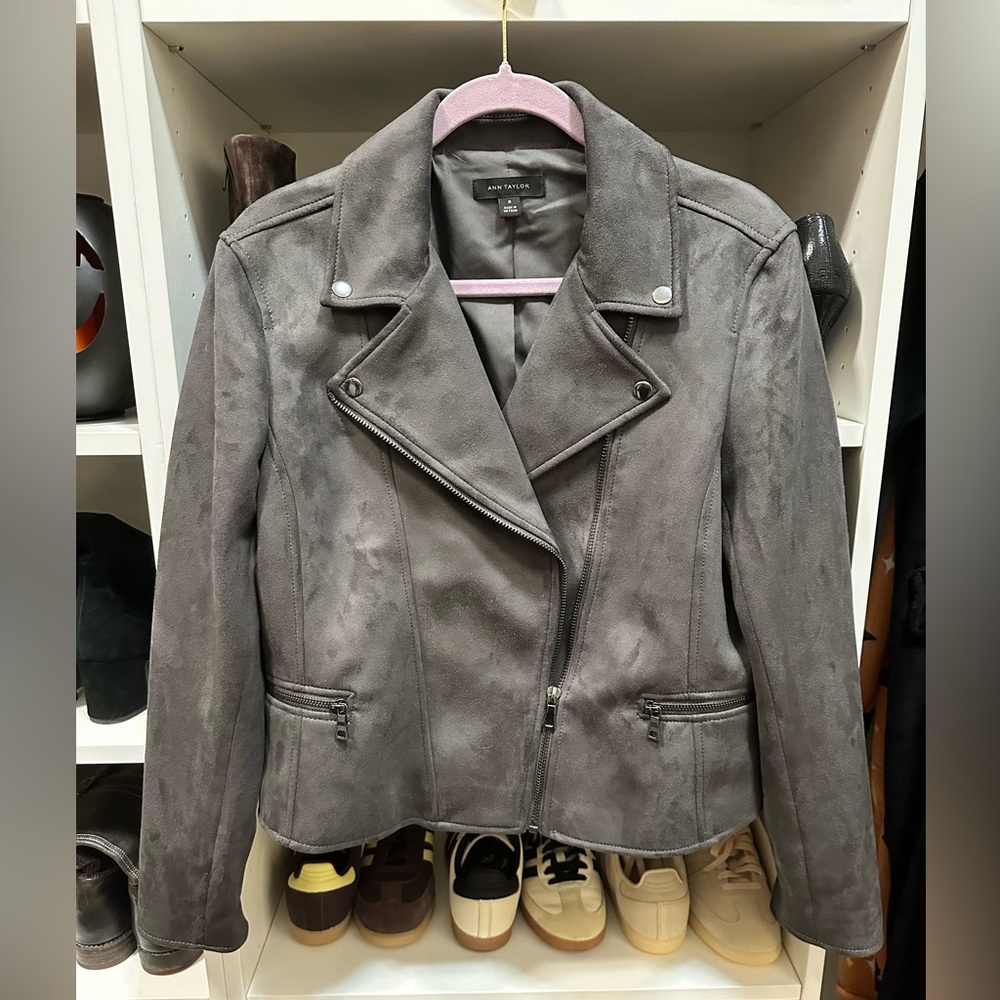 NWOT Ann Taylor charcoal gray faux suede moto jacket size M